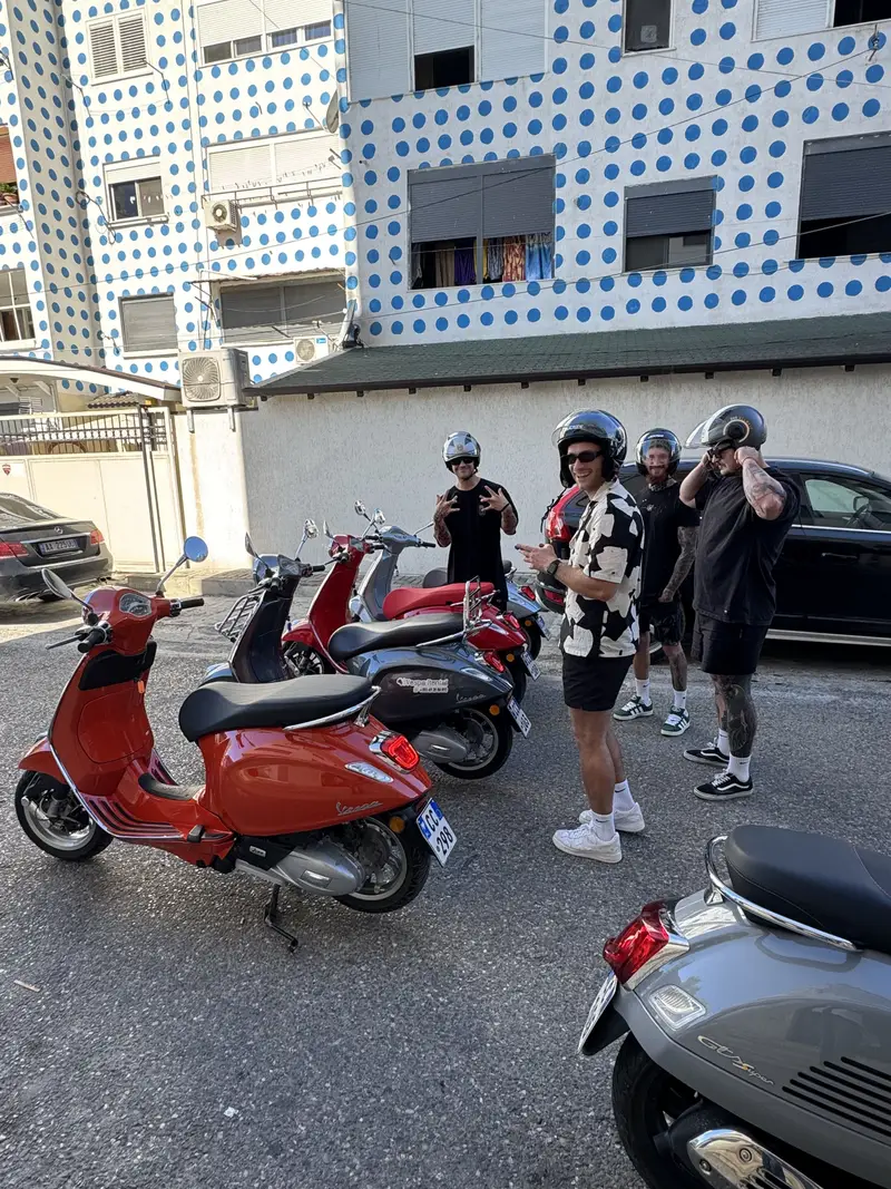 Vespa tour group photo